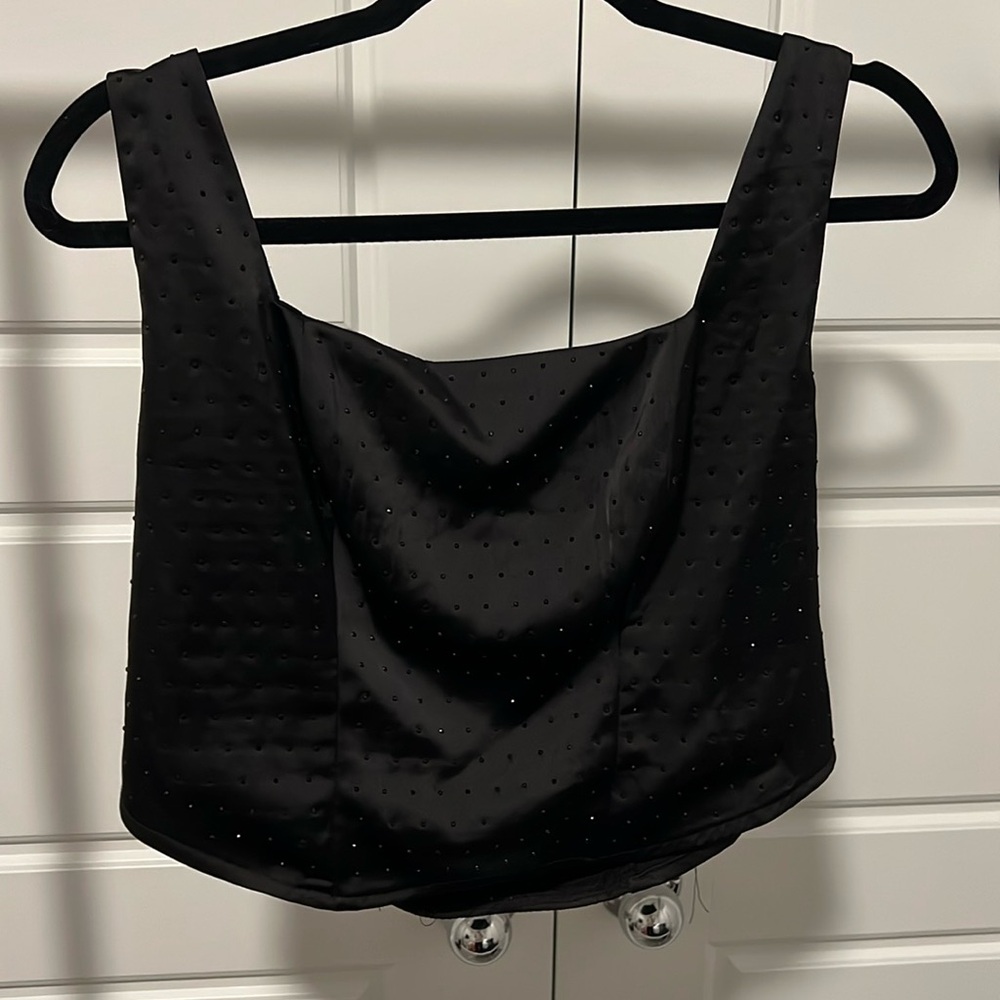 Cropped Black Top